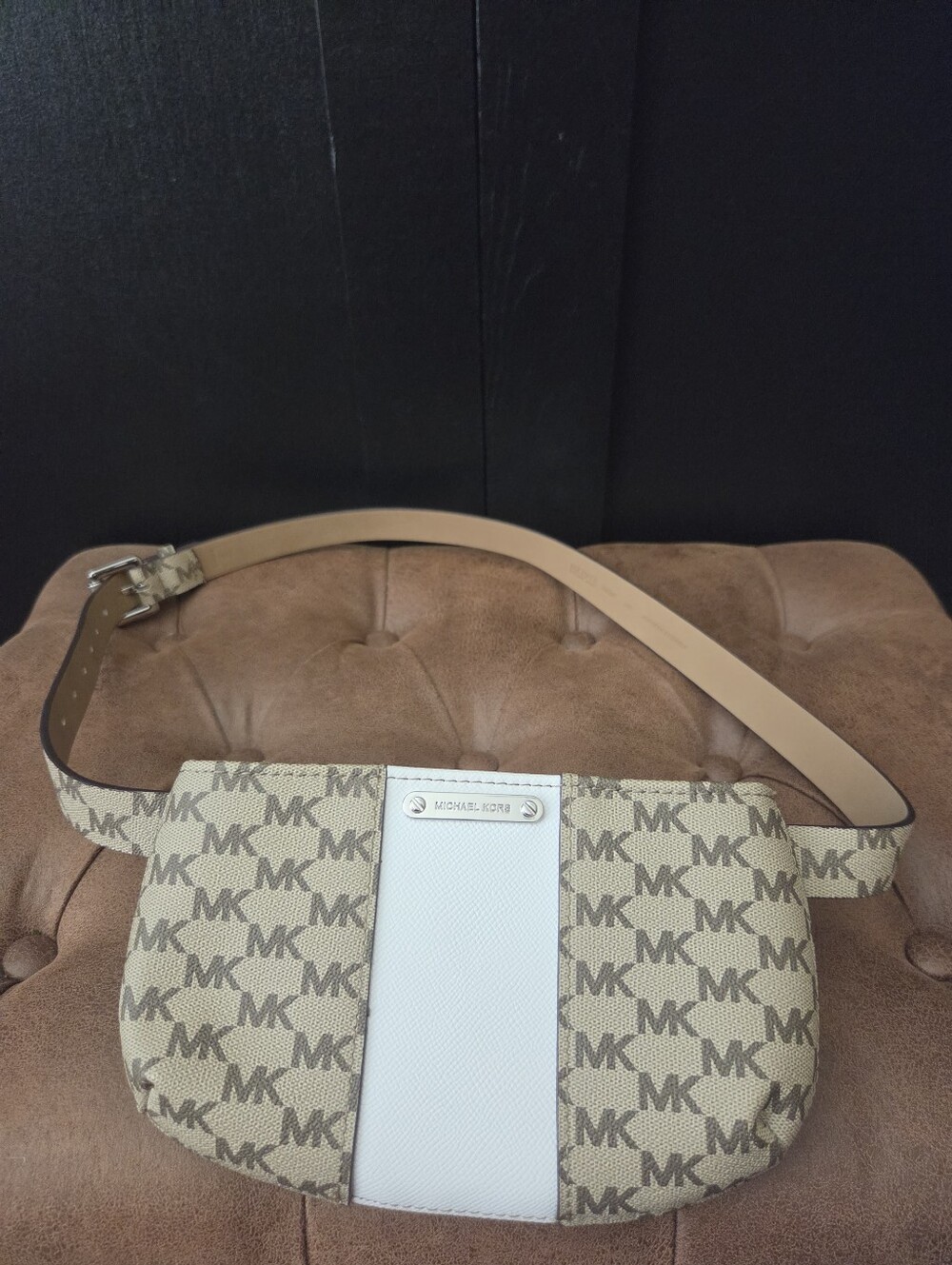 Michael Kors Beige And White Belt Bag ~ Size L/XL - Picture 9 of 9